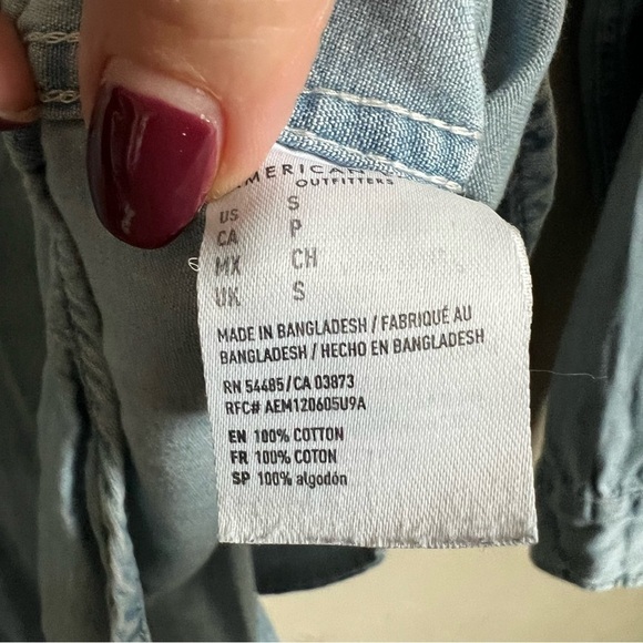 AEO Chambray Button Down Shirt - Picture 5 of 6